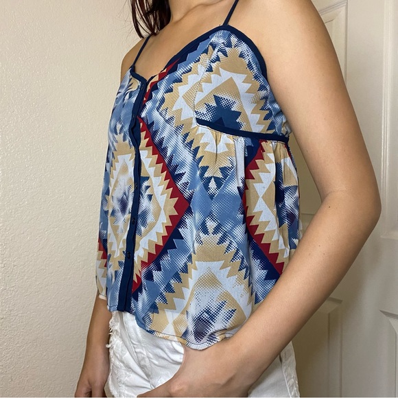 Top - Picture 2 of 4